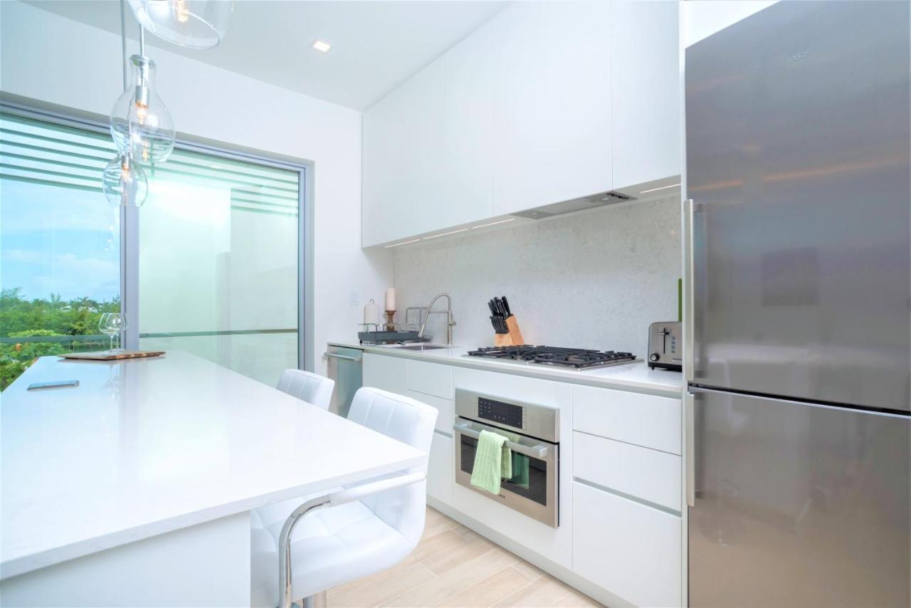 Cayman Luxury Rentals At One Canal Point George Town Exterior photo