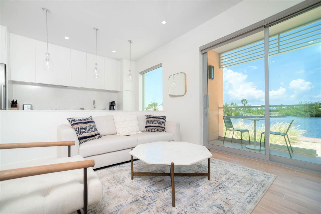 Cayman Luxury Rentals At One Canal Point George Town Exterior photo