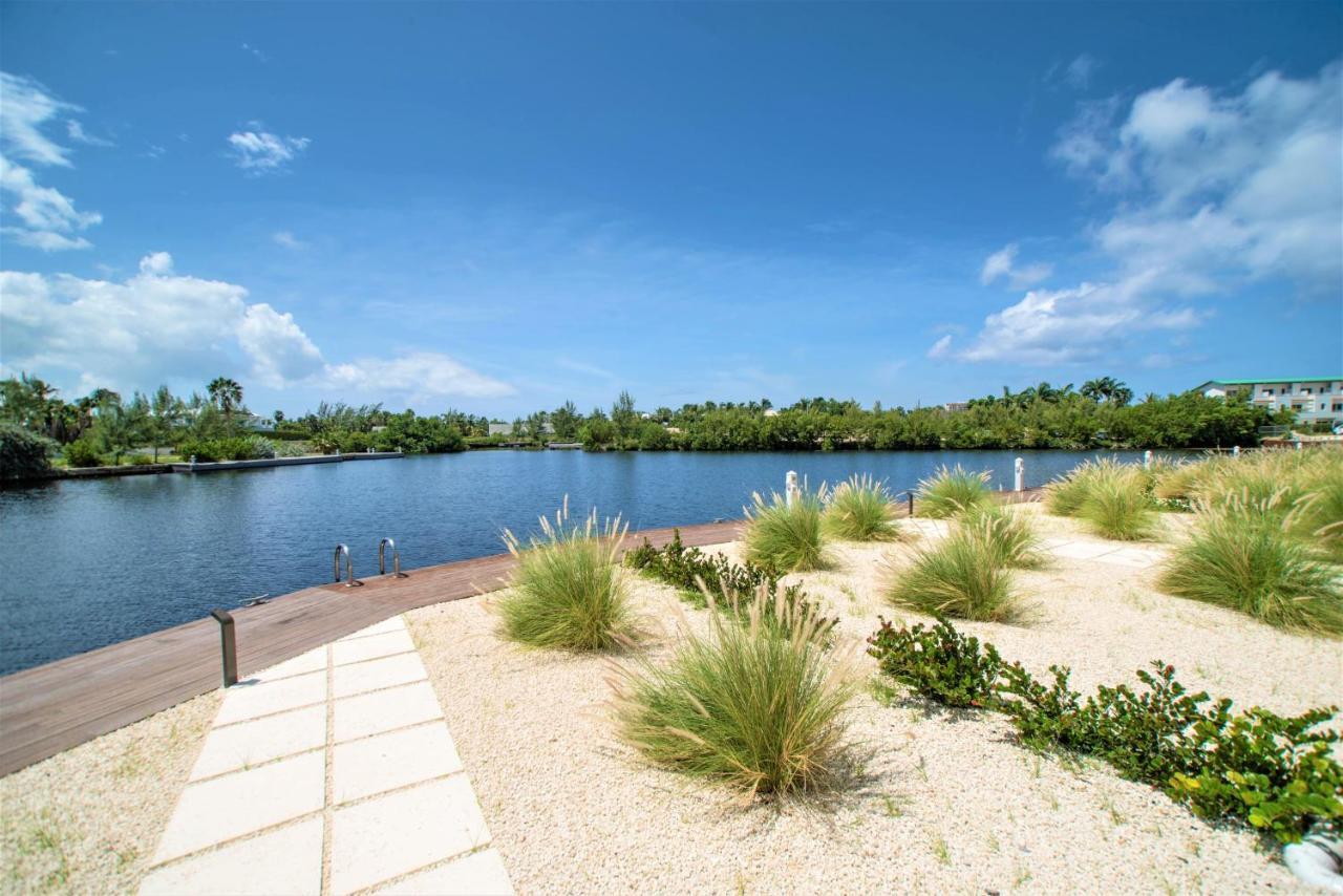Cayman Luxury Rentals At One Canal Point George Town Exterior photo