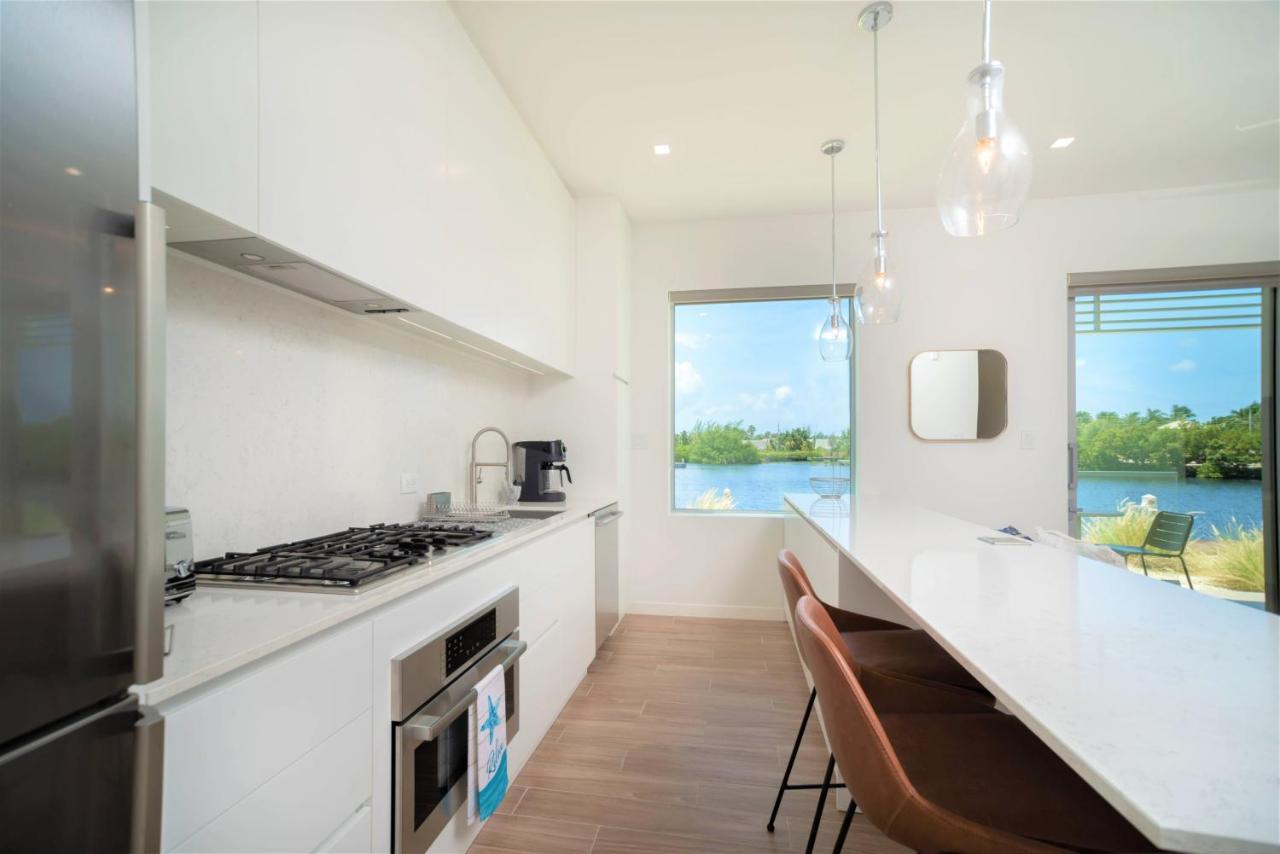 Cayman Luxury Rentals At One Canal Point George Town Exterior photo