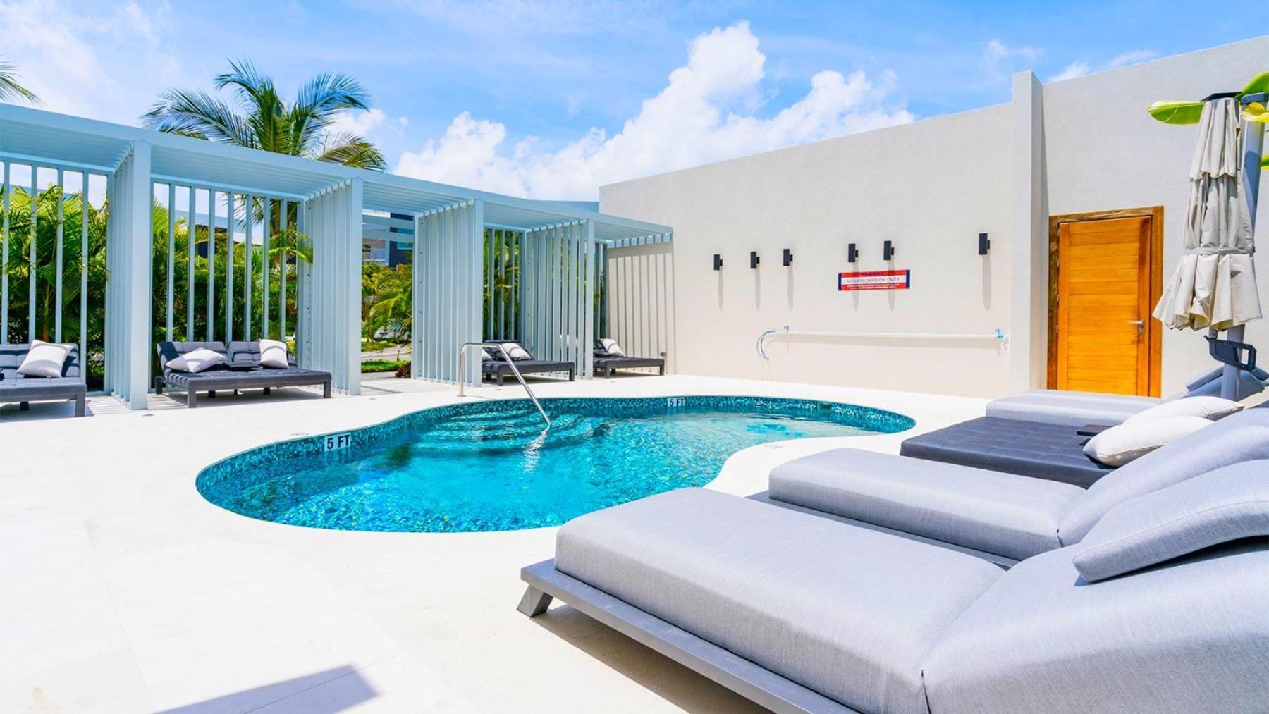 Cayman Luxury Rentals At One Canal Point George Town Exterior photo