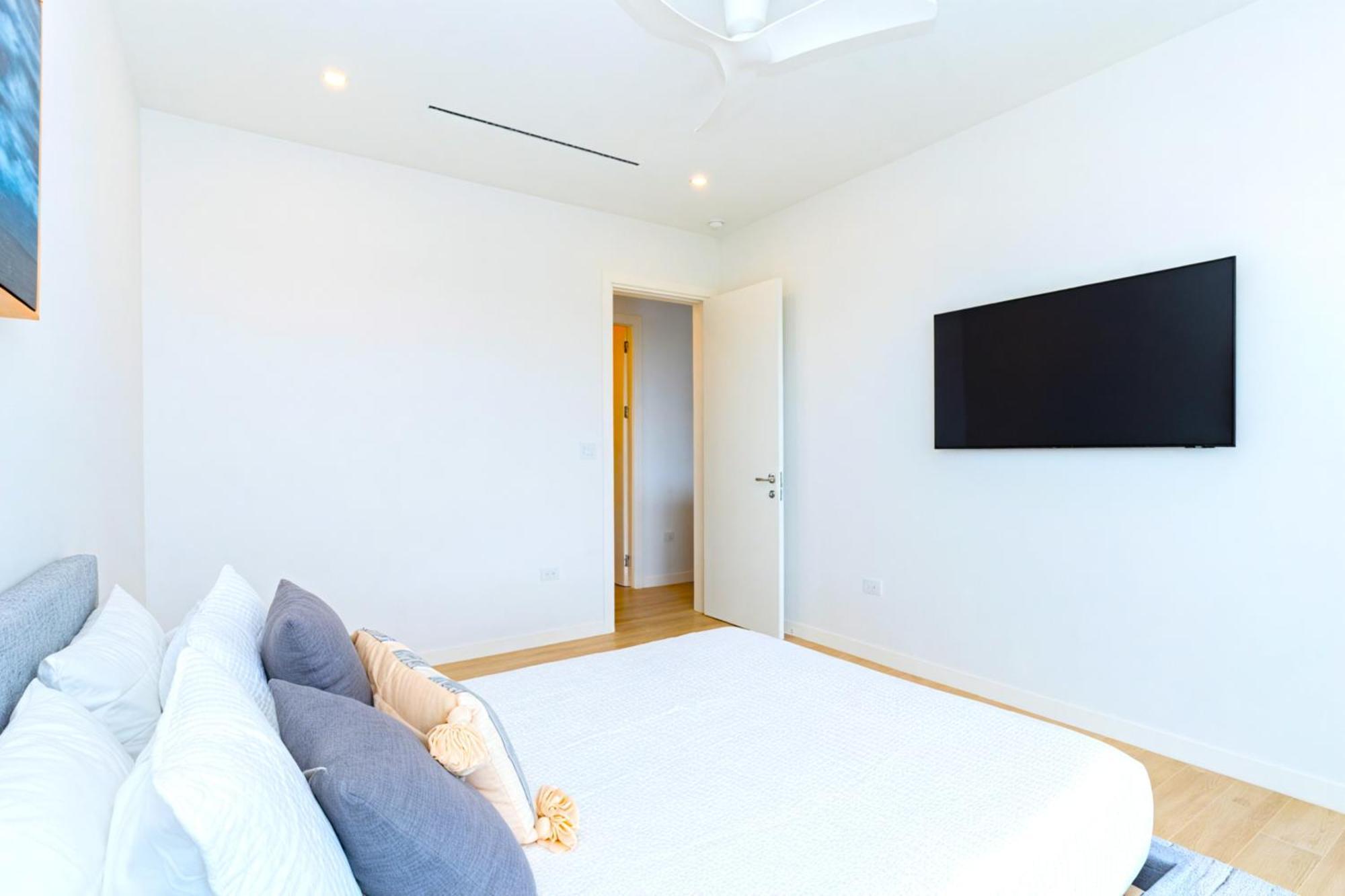 Cayman Luxury Rentals At One Canal Point George Town Exterior photo